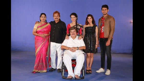 ಒಂದು ಧಾರವಾಹಿ ಸೆಟ್‌ನಲ್ಲಿ ಎಷ್ಟು ಮಂದಿ ದುಡಿಯುತ್ತಾರೆ?