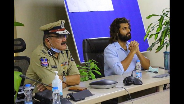 ವಿಡಿಯೋ ಕಾನ್ಫರೆನ್ಸ್ ಮೂಲಕ ಮಾತು