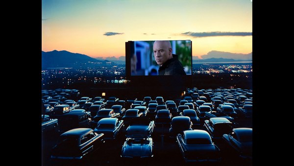 ಸುಲಭವಾಗಿ ಸಿನಿಮಾ ಪ್ರದರ್ಶಿಸಬಹುದು ಸುಲಭವಾಗಿ ಸಿನಿಮಾ ಪ್ರದರ್ಶಿಸಬಹುದು