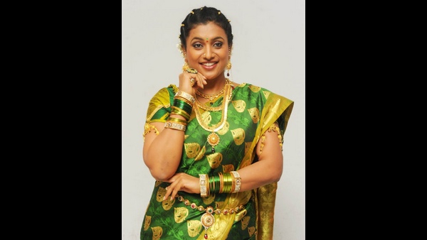 ಸಾಮಾಜಿಕ ಜಾಲತಾಣದಲ್ಲಿ ಸಕ್ರಿಯರಾಗಿರುವ ರೋಜಾ