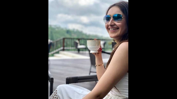 ಯುವರತ್ನ ಸಿನಿಮಾದಲ್ಲಿ ಸಯ್ಯೇಶಾ ಅಭಿನಯ 