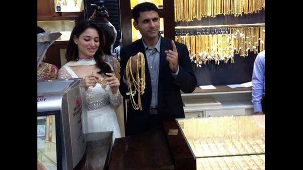 ಪಾಕಿಸ್ತಾನಿ ಕ್ರಿಕೆಟಿಗನ ಜೊತೆ ತಮನ್ನಾ ಹೆಸರು