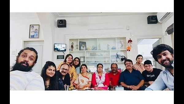 ಮಾಹಿತಿ ನೀಡುತ್ತಿದ್ದ ವೈದ್ಯರು