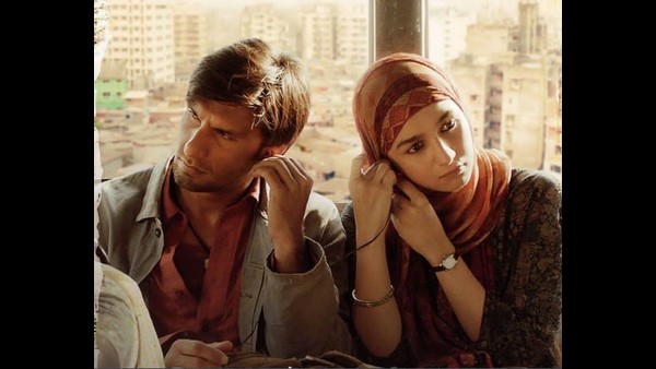 ಕೆಟ್ಟ ಸಿನಿಮಾ ಗಲ್ಲಿ ಬಾಯ್ಗೆ ಪ್ರಶಸ್ತಿ ಕೊಟ್ಟಿರಿ: ಕಂಗನಾ ಕೆಟ್ಟ ಸಿನಿಮಾ ಗಲ್ಲಿ ಬಾಯ್ಗೆ ಪ್ರಶಸ್ತಿ ಕೊಟ್ಟಿರಿ: ಕಂಗನಾ