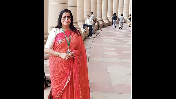 ಸ್ವಯಂ ದಿಗ್ಬಂಧನಕ್ಕೆ ಒಳಗಾದೆ