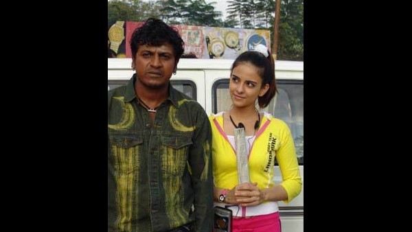 ಜೋಗಿ ಮೂಲಕ ಕನ್ನಡಕ್ಕೆ ಪಾದಾರ್ಪಣೆ