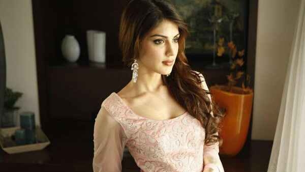 ಸುಶಾಂತ್ ಕುಟುಂಬದ ವಿರುದ್ಧ ರಿಯಾ ಕಾನೂನು ಕ್ರಮ ಸುಶಾಂತ್ ಕುಟುಂಬದ ವಿರುದ್ಧ ರಿಯಾ ಕಾನೂನು ಕ್ರಮ