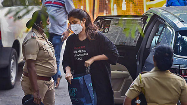 ರಿಯಾ ಚಕ್ರವರ್ತಿಗೆ ಬೆಂಬಲ