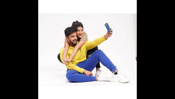 ಒಂದು ನಿಮಿಷದ ನಟನೆಯ ವಿಡಿಯೋ ಕಳಿಸಬೇಕಿದೆ