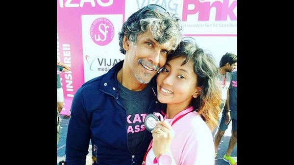 26 ವರ್ಷ ಕಿರಿಯ ಯುವತಿಯನ್ನು ಮದುವೆಯಾಗಿರುವ ಮಿಲಿಂದ್