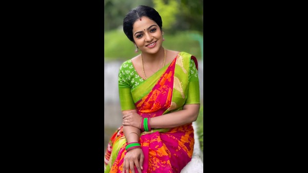 ನಟಿ ಮತ್ತು ನಿರೂಪಕಿಯಾಗಿ ಖ್ಯಾತಿಗಳಿಸಿರುವ ಚಿತ್ರಾ ನಟಿ ಮತ್ತು ನಿರೂಪಕಿಯಾಗಿ ಖ್ಯಾತಿಗಳಿಸಿರುವ ಚಿತ್ರಾ