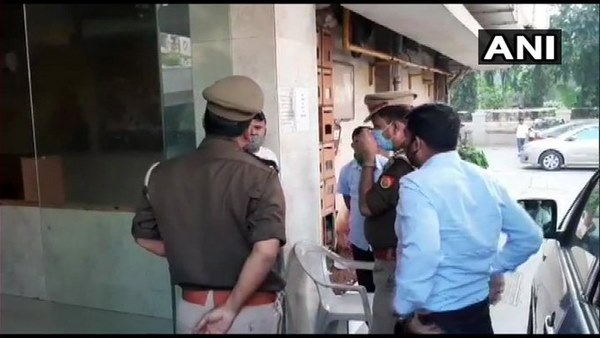 ಉತ್ತರ ಪ್ರದೇಶದಲ್ಲಿ ದೂರು ದಾಖಲು ಉತ್ತರ ಪ್ರದೇಶದಲ್ಲಿ ದೂರು ದಾಖಲು