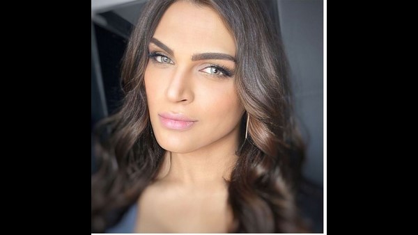 ಸೈಶಾ ಶಿಂದೆ ಪೋಸ್ಟ್ 