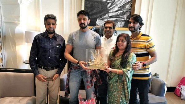 Dubai Kannadigas honoured Kiccha Sudeep for completing 25 years in Indian Cinema Dubai Kannadigas honoured Kiccha Sudeep for completing 25 years in Indian Cinema