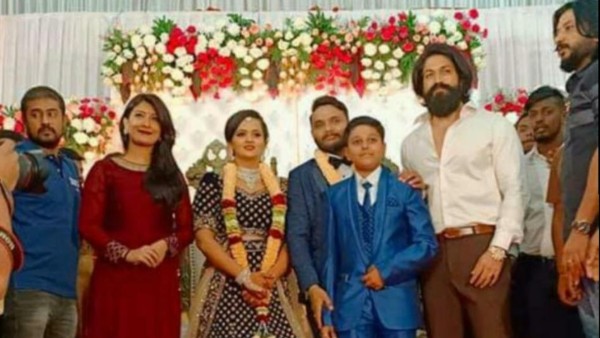 ಕೆಂಪು ಬಣ್ಣದ ಗೌನ್ ನಲ್ಲಿ ರಾಧಿಕಾ ಮಿಂಚಿಂಗ್ ಕೆಂಪು ಬಣ್ಣದ ಗೌನ್ ನಲ್ಲಿ ರಾಧಿಕಾ ಮಿಂಚಿಂಗ್