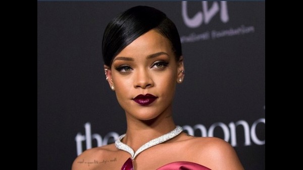 ರಿಹಾನ್ನ ಟ್ವೀಟ್ ಬಳಿಕ ಬಾಲಿವುಡ್ ಇಬ್ಭಾಗ