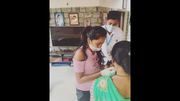 ಮಗನಿಗೆ ಲಸಿಕೆ ಹಾಕಿಸಿ ಸಂತಸ ಹಂಚಿಕೊಂಡ ಮೇಘನಾ