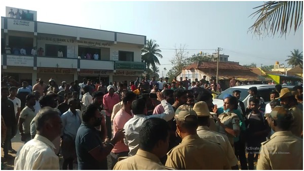 ಪೊಲೀಸ್ ಠಾಣೆ ವಿರುದ್ಧ ಜಮಾಯಿಸಿದ್ದ ಗ್ರಾಮಸ್ಥರು