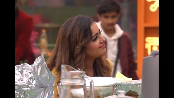 'ಊಟ ಮಾಡಿಕೊಳ್ಳಿ ಅಣ್ಣ' 