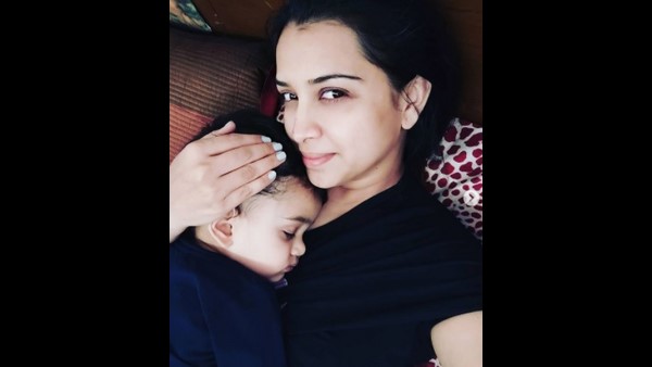 ಮಗುವಿಗೆ ತೀವ್ರ ಜ್ವರ ಆರಂಭವಾಯಿತು: ಶ್ವೇತಾ ಚಂಗಪ್ಪ ಮಗುವಿಗೆ ತೀವ್ರ ಜ್ವರ ಆರಂಭವಾಯಿತು: ಶ್ವೇತಾ ಚಂಗಪ್ಪ