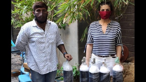 ಹಲವು ನಟಿಯರು ಅಗತ್ಯ ಸೇವೆ ಮಾಡುತ್ತಿದ್ದಾರೆ