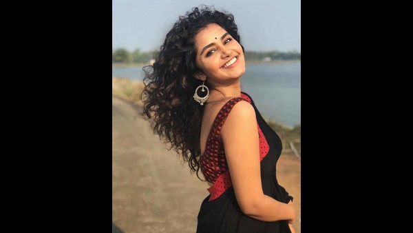 ಅನುಪಮಾ ಮಾಡಿದ ವಕೀಲ್ ಸಾಬ್ ವಿಮರ್ಶೆ