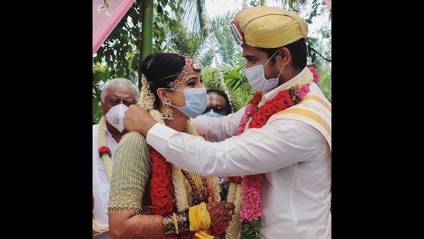 ಕೊರೊನಾ ಭೀತಿಯಲ್ಲೇ ಸಪ್ತಪದಿ ತುಳಿದ ಚಂದನ್-ಕವಿತಾ 