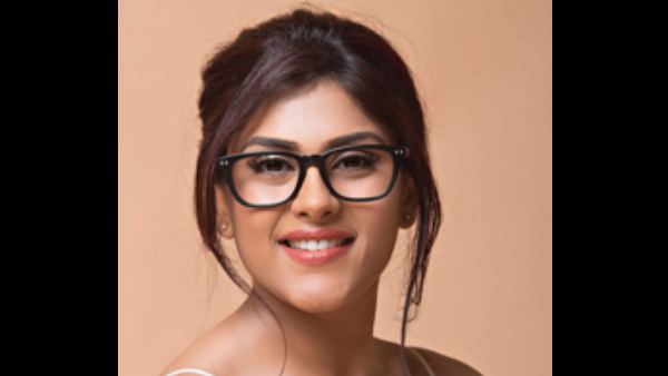 Actress Naira Shah Arrested In Mumbai For Consuming Drugs Actress Naira Shah Arrested In Mumbai For Consuming Drugs