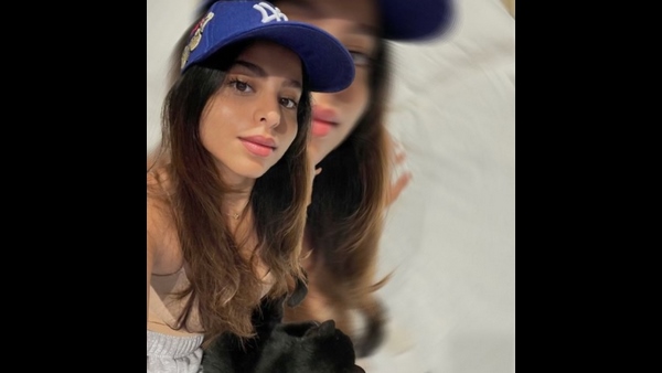 Suhana Khans Gucci Blue Cap Price Is 40 Thousands Suhana Khans Gucci Blue Cap Price Is 40 Thousands