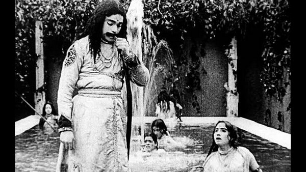 1917ರಲ್ಲಿ ರೀಲುಗಳು ಸುಟ್ಟುಹೋದವು