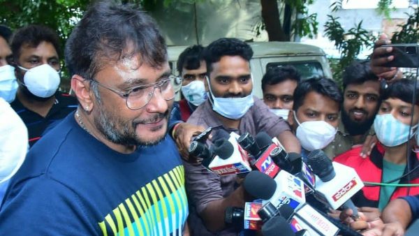 Darshan and Umapathy Srinivas Press Meet on Rs 25 Crore Fraud Case Controversy Darshan and Umapathy Srinivas Press Meet on Rs 25 Crore Fraud Case Controversy