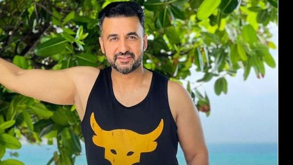 Raj Kundra Bribed Rs 25 Lakhs to Crime Branch Officers To Avoid Arrest In The Pornography Case; Report Raj Kundra Bribed Rs 25 Lakhs to Crime Branch Officers To Avoid Arrest In The Pornography Case; Report