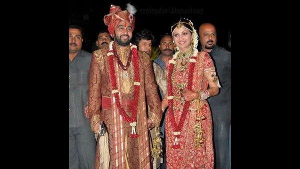 2009ರಲ್ಲಿ ನಿಶ್ಚಿತಾರ್ಥ-ಮದುವೆ