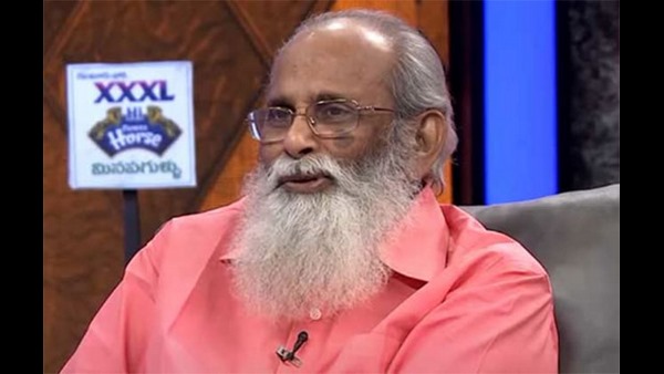 ನಾಲ್ಕು ಸಿನಿಮಾಕ್ಕಾಗಿ ಕತೆ ಬರೆಯುತ್ತಿದ್ದಾರೆ