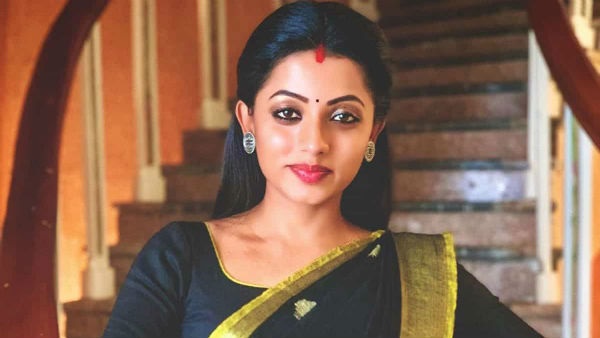 ತೆಲುಗು ಬಿಗ್ ಬಾಸ್‌ನಲ್ಲಿ ಕನ್ನಡದ ನವ್ಯಾ ಸ್ವಾಮಿ 