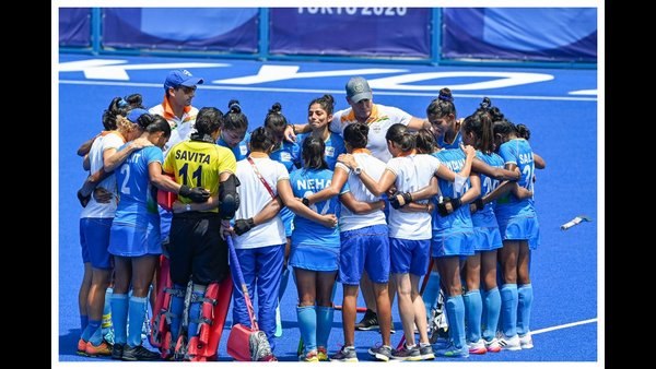 Lyricist Kaviraj appreciate to golf player Aditi Ashok