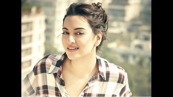 Sonakshi Sinha Gives Epic Reply To Fan Asking For Bikini Photo