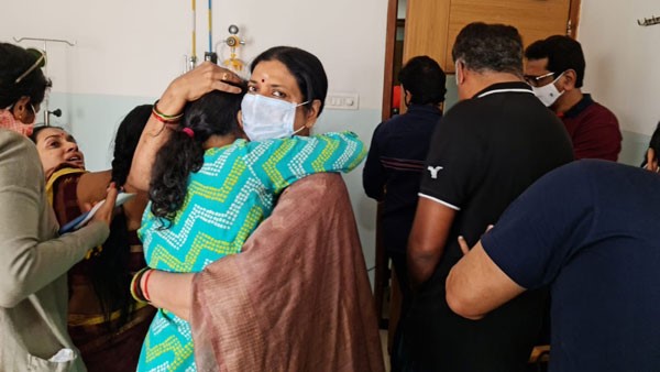 ಚುನಾವಣೆಗೆ ನಿಂತವರು ಉತ್ತೇಜ್‌ ಅನ್ನು ಭೇಟಿ ಮಾಡಿದ್ದಾರೆ