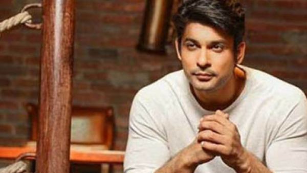 ಅಭಿಮಾನಿಗಳಿಂದ ನಮನ 