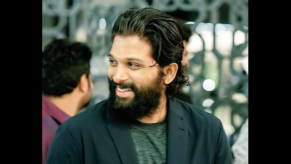 ಎರಡು ಭಾಗದಲ್ಲಿ ಪುಷ್ಪ ಎರಡು ಭಾಗದಲ್ಲಿ ಪುಷ್ಪ