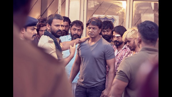 ಪೊಲೀಸರ ಹುಸಿ ಹೀರೋಗಿರಿ ಬಗ್ಗೆ ಪ್ರಶ್ನೆ