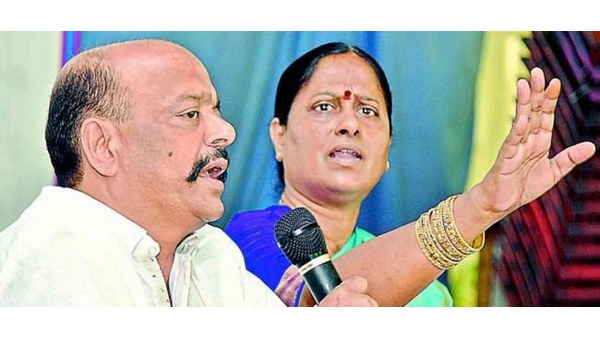 ವಾರಂಗಲ್ ರಾಜಕೀಯದ ಮೇಲೆ ಕೊಂಡಾ ದಂಪತಿಗಳ ಹಿಡಿತ