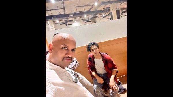 ಸಮುದ್ರ ಮಧ್ಯೆ ಪಾರ್ಟಿ ಸಮುದ್ರ ಮಧ್ಯೆ ಪಾರ್ಟಿ