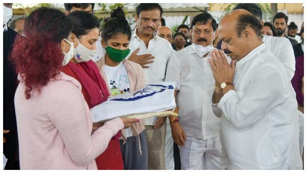 ನಿಗದಿಗಿಂತಲೂ ಬೇಗನೇ ಅಂತಿಮ ಸಂಸ್ಕಾರ