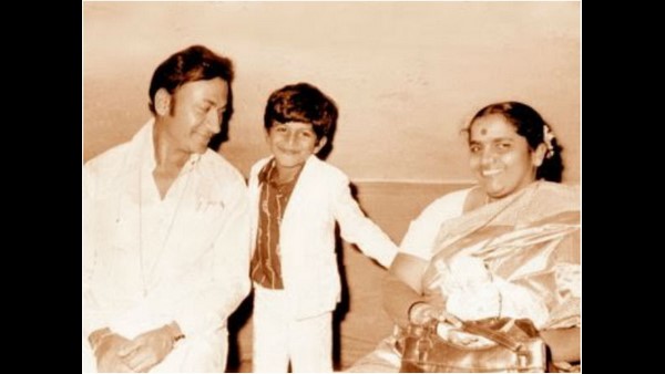  ಅಪ್ಪಾಜಿಯವರು ತಮ್ಮ ಪ್ರತೀ ಯಶಸ್ಸನ್ನು ತಮ್ಮ ತಂದೆ-ತಾಯಿಗೆ ಅರ್ಪಿಸುತ್ತಿದ್ದ