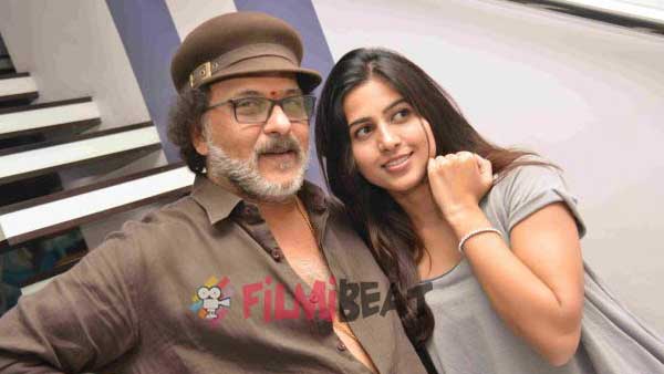 ರವಿಚಂದ್ರನ್‌ಗೆ ಶರ್ಟ್ ಕಾಲರ್ ಎತ್ತಿನೇ ಅಭ್ಯಾಸ 