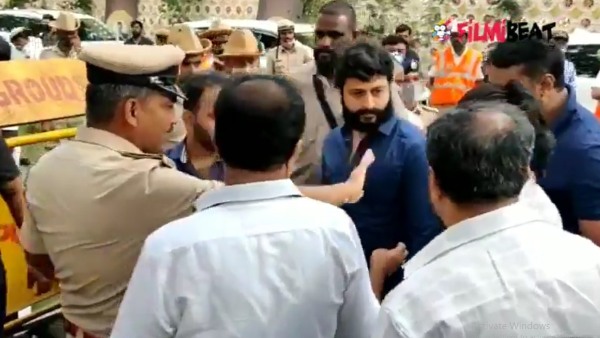 ಒಳಗೆ ಬಿಡಿ ಎಂದು ಬೇಡಿದ ದಾಸ