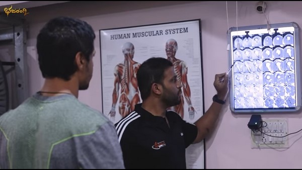 ಬೆನ್ನುತಟ್ಟಿದ ನಿರ್ದೇಶಕ ಹರ್ಷ 