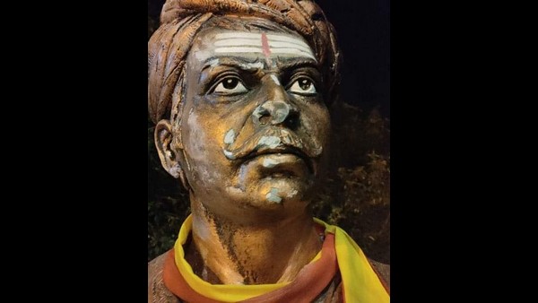 ರಾಯಣ್ಣನ ಮುಖ ವಿರೂಪಗೊಳಿಸಿದ ಕಿಡಿಗೇಡಿಗಳು