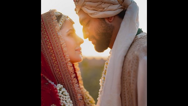 ಕತ್ರಿನಾ ಉಂಗುರವೂ ಲಕ್ಷ ಬೆಲೆಯುಳ್ಳದ್ದು! ಕತ್ರಿನಾ ಉಂಗುರವೂ ಲಕ್ಷ ಬೆಲೆಯುಳ್ಳದ್ದು!